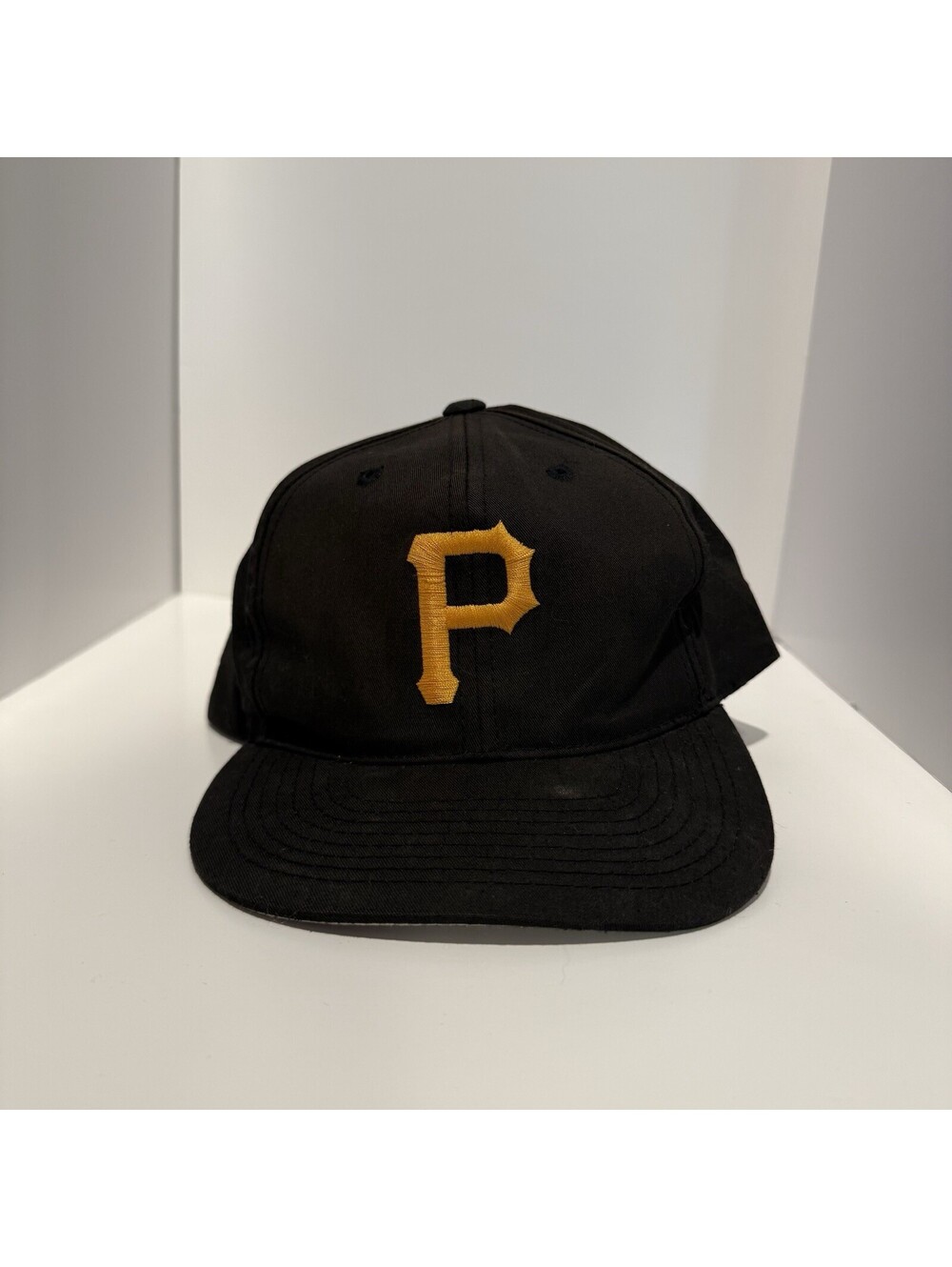 Vintage Pittsburgh Pirates Snapback Size Medium Outdoor Cap Men’s